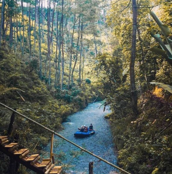 Kampung Singkur, salah satu destinasi wisata di Pengalengan. (Instagram/@beranda_curugpenganten)