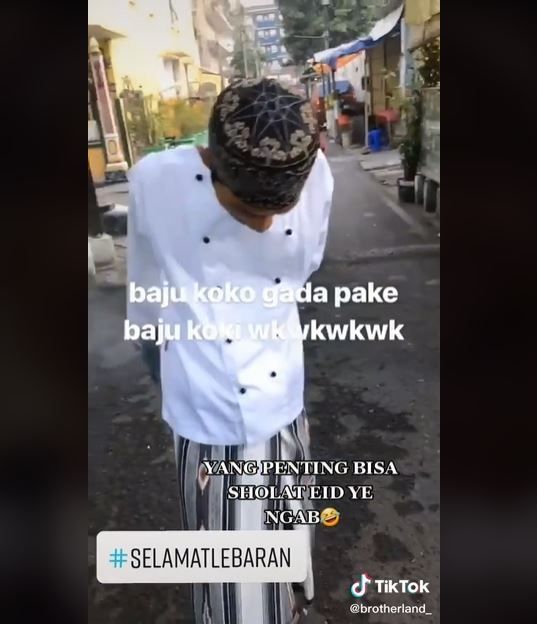 Viral Pria Pakai Baju Koki saat Lebaran (tiktok.com/brotherland_)