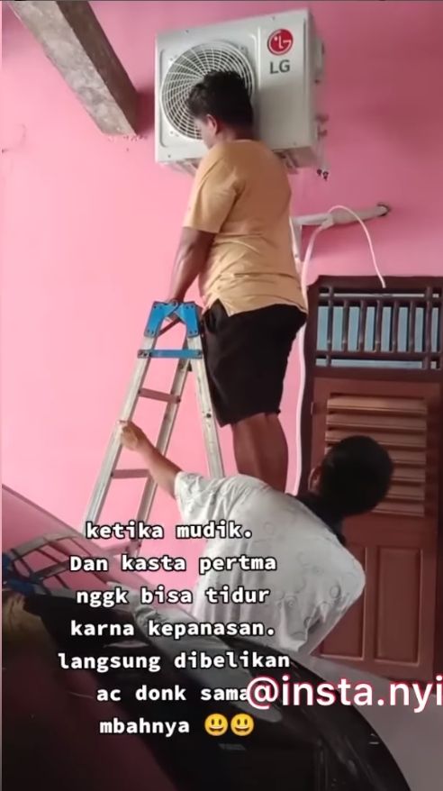 Ada yang bilang, kebanyakan kakek dan nenek lebih menyayangi cucunya daripada putra-putrinya sendiri. Itu seperti yang diperlihatkan seorang kakek kepada cucunya ini, sehingga viral di media-media sosial, Kamis (5/5/2022). [Instagram]