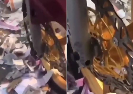 Letuskan Mercon Cukup Besar, Pemuda ini Harus Rela Sepeda Motornya Rusak. (Instagram/fakta.indo)