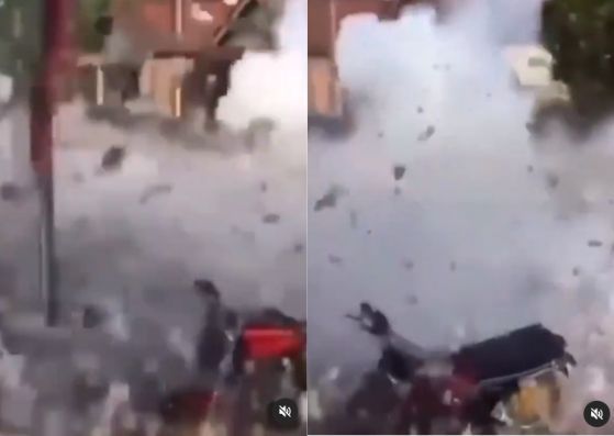 Letuskan Mercon Cukup Besar, Pemuda ini Harus Rela Sepeda Motornya Rusak. (Instagram/fakta.indo)