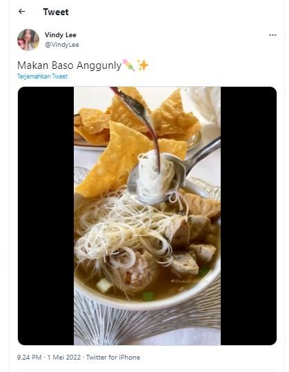 Cara elegan makan bakso (Twitter @VindyLee)