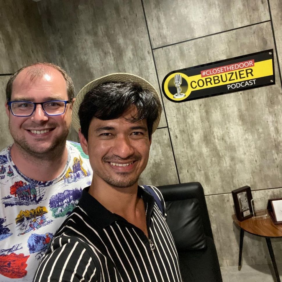 Ragil Mahardika dan Frederik Vollert di podcast Close The Door milik Deddy Corbuzier. [Instagram]