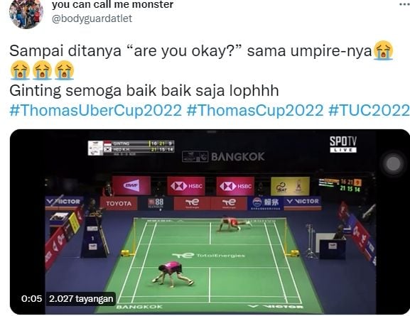 Anthony Ginting terpeleset di Piala Thomas 2022. (Twitter/@bodyguardatlet)