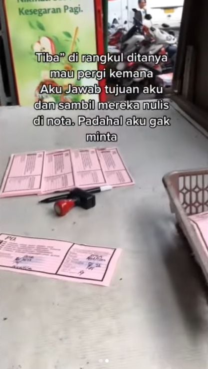 Seorang lelaki mendapat pengalaman tak menyenangkan di dalam terminal bus Bekasi, Jawa Barat. Dia mengakui ada orang yang langsung mendekati dirinya dan memaksanya agar membeli tiket. [Instagram]