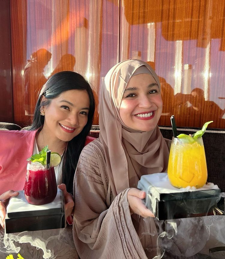  Potret Titi Kamal, Shireen, Laudya Cinthya Bella Hangout di Dubai (Instagram/@titi_kamall)