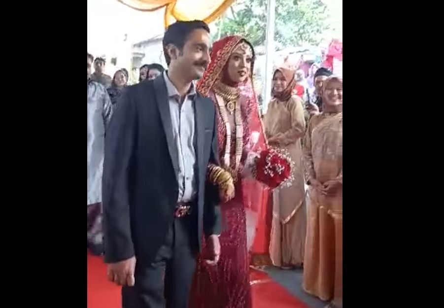 Bule Pakistan boyong seluruh keluarga ke pernikahannya dengan gadis Jepara, Jawa Tengah. [Facebook]