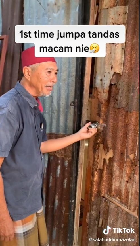 Rumah seorang kakek ini dari luar seperti gudang dan kumuh. Tapi begitu ke dalam, dipenuhi fasilitas hotel bintang lima. [TikTok]