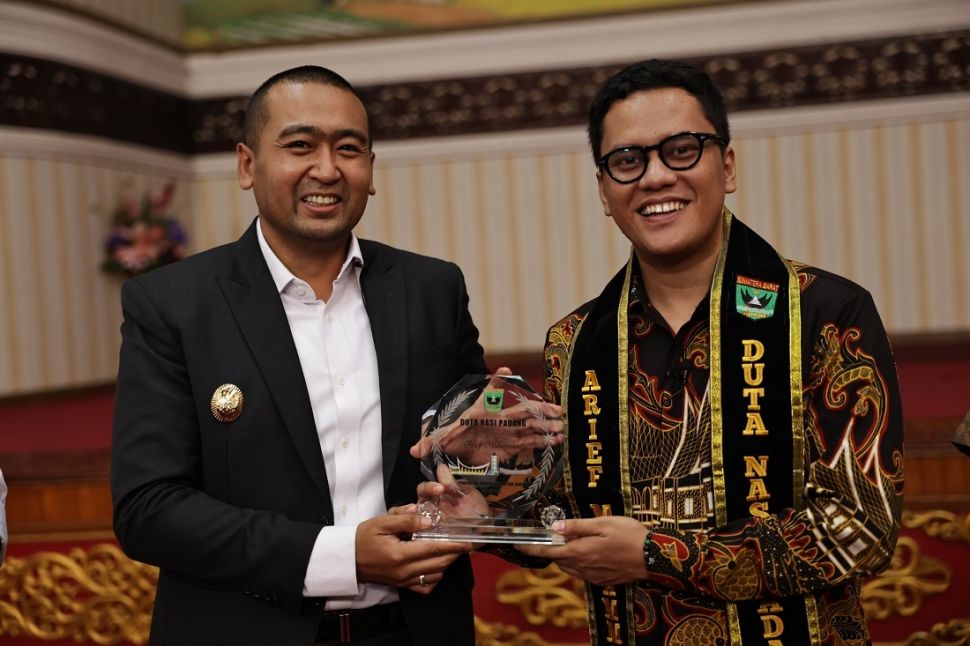 Arief Muhammad dan Wakil Gubernur Sumatera Barat Audy Joinaldy [dokumentasi pribadi]