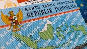 Ilustrasi KTP - NIK Jadi NPWP Semua Orang Harus Bayar Pajak? (Freepik)