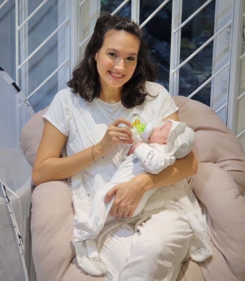 Nadine Chandrawinata dan anaknya, Nadi Djiwa Anggara [Instagram/@nadinelist]