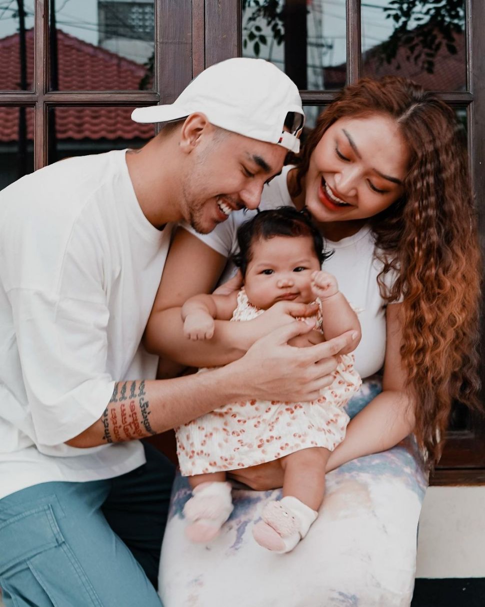 Potret Krisjiana Bongkar Proses Terjadinya Baby Xarena (instagram/@krisjianabah)