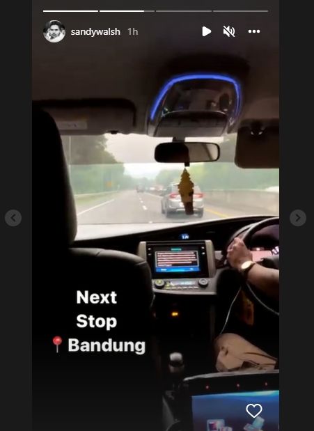 Sandy Walsh otw ke Bandung. (Instagram/sandywalsh)