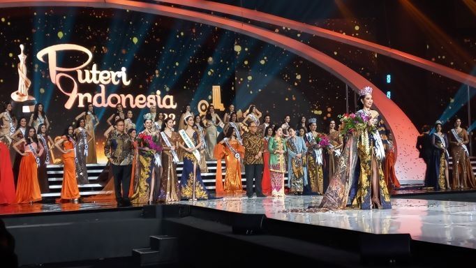 Laksmi Shari De Neefe Suardana dari Bali berhasil terpilih menjadi Puteri Indonesia 2022, Jumat (27/5/2022). (Dok. Dini/Suara.com)