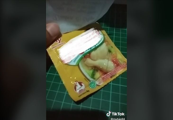 Undangan Hajatan Sederhana. (TikTok)