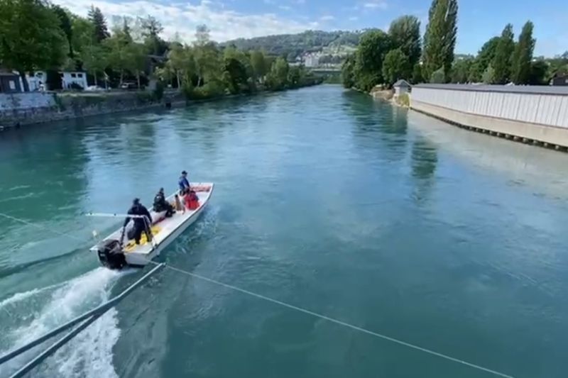 Pencarian Eril di Sungai Aare, Bern, Swiss. [ANTARA/HO-Humas Kemenlu-KBRI Bern]