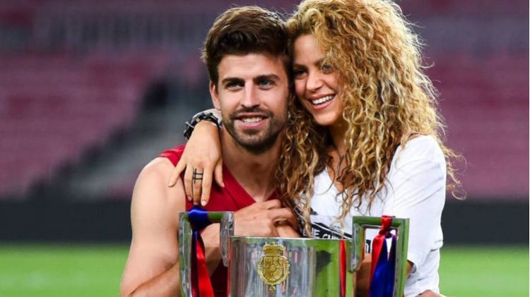 Gerard Pique dan Shakira (Twitter.com/BarcaUniversal)