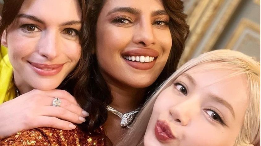 Dari kiri ke kanan: Anne Hathaway, Priyanka Copra, dan Lisa BLACKPINK (Instagram/@priyankacopra)