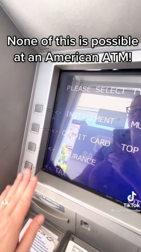 Viral perempuan bule asal Amerika Serikat terkagum-kagum melihat mesin anjungan tunai mandiri atau ATM di Indonesia. [TikTok]