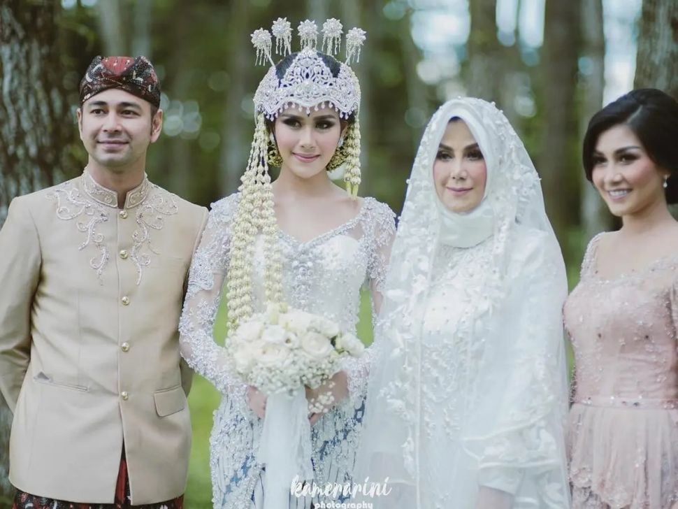 Potret Seleb Dampingi Anak Menikah (instagram/@syahnazs)