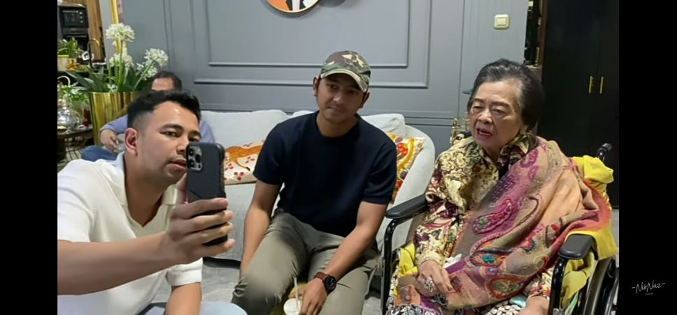 Momen Nenek Raffi Ahmad Ketemu Arya Saloka (YouTube/NisNaz Channel)