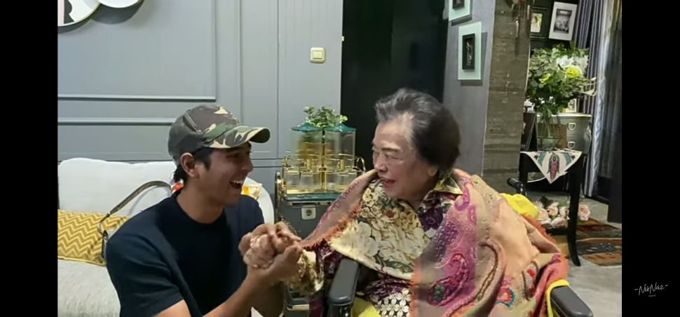 Momen Nenek Raffi Ahmad Ketemu Arya Saloka (YouTube/NisNaz Channel)