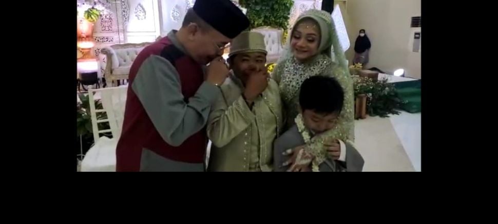 Komedian Adul resmi menikah dengan Wenty Eri [dok.Ustaz Munawir] 