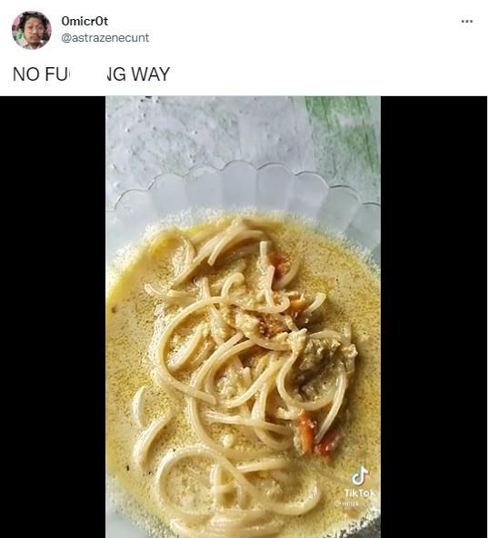 Viral Video Emak-emak Bikin Spaghetti Pakai Cara Tak Biasa, Publik Auto Ngelus Dada. (Twitter/@AstraZenecunt)