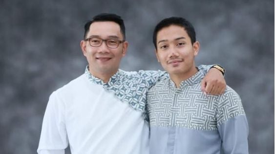 Ridwan Kamil (kiri) dan putra sulungnya, Emmeril Khan Mumtadz