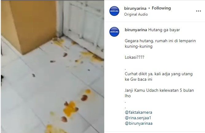 Utang tak kunjung dibayar rumah dilempari telur (Instagram/birunyarina)