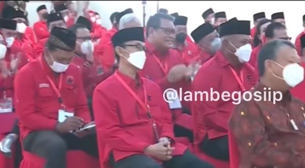 Tepuk tangan kader PDIP untuk Megawati (instagram.com/pembasmi.kehaluan.re