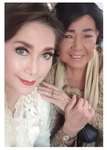 Potret Kebersamaan Widyawati dan Rima Melati. (Instagram/widyawati_sophiaan)