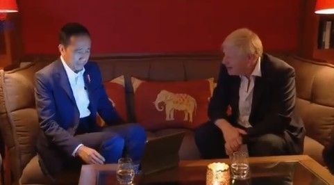 Presiden Jokowi dan PM Inggris Boris Johnson (Twitter/murtadhaOne1)