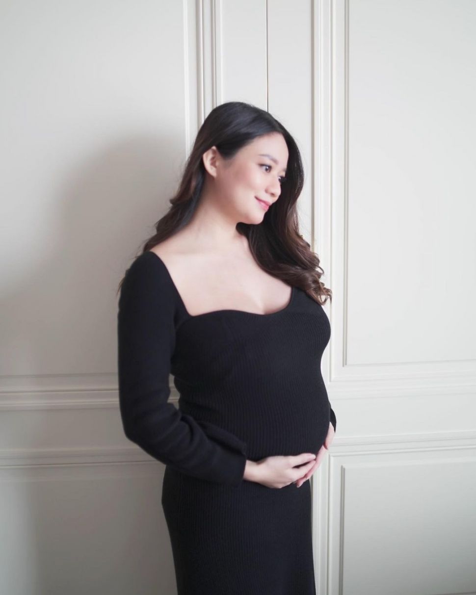 Baby Bump Stella Cornelia (instagram/@stellarcor)