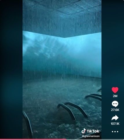 Tempat spa dengan suasana badai petir (TikTok)