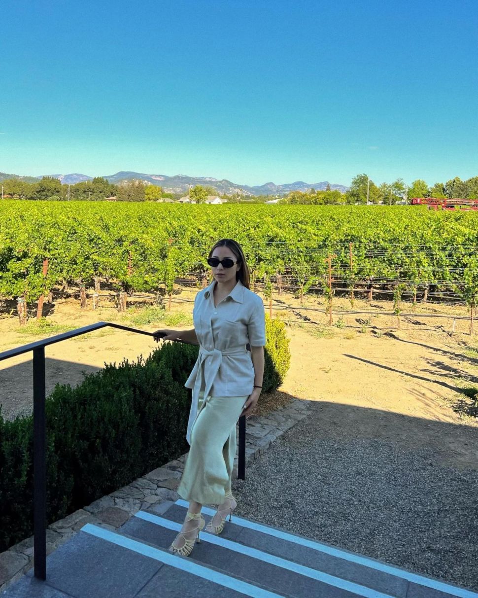 Penampilan kece Nikita Willy saat berlibur di Napa Valley, California, Amerika Serikat. [Instagram]