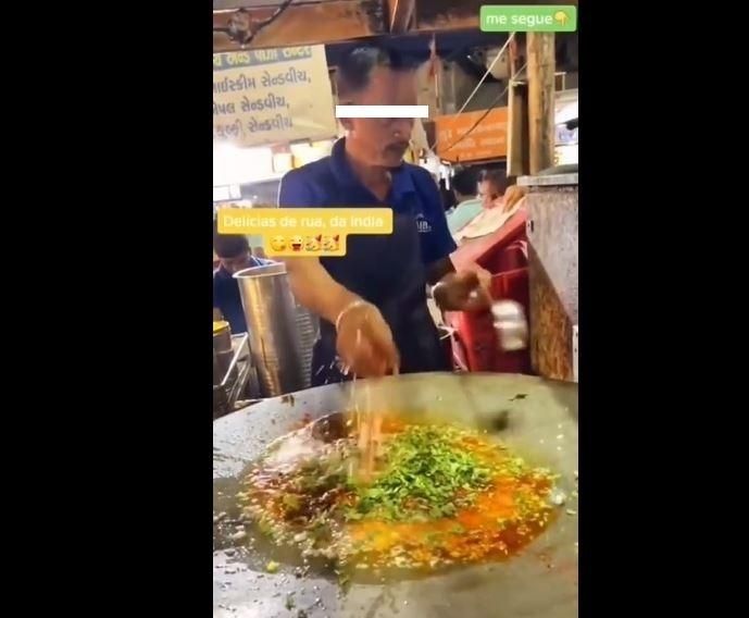 Penjual makanan di India bikin netizen salfok. (Instagram/ @Jakarta.keras)