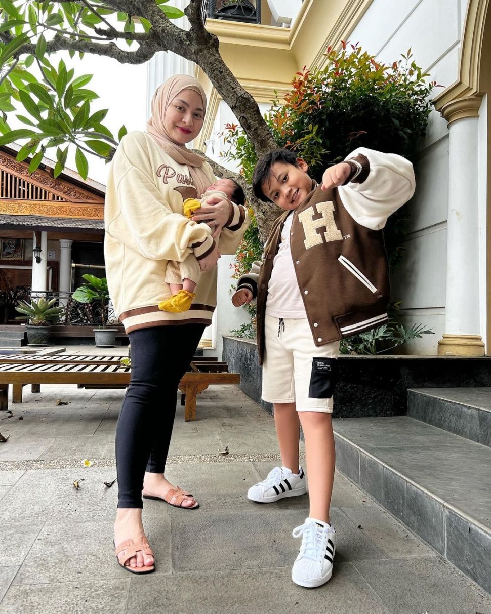 Nathalie Holscher bersama Ferdinan Ardiansyach Sutisna alias Ferdi. [Instagram]