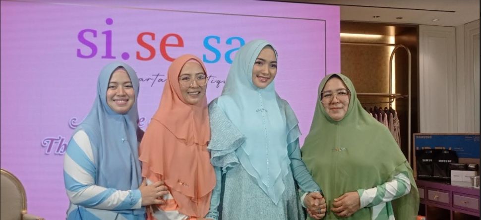 Citra Kirana Ingin Desain Fashion Muslim Bisa Menginspirasi Generasi Muda. (Suara.com/Fajar Ramadhan)