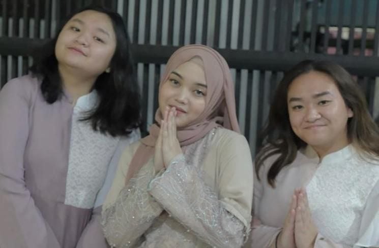 Adu Gaya Putri Delina dan Nadya Holscher (instagram/@putridelinaa/@nadyaholscher)