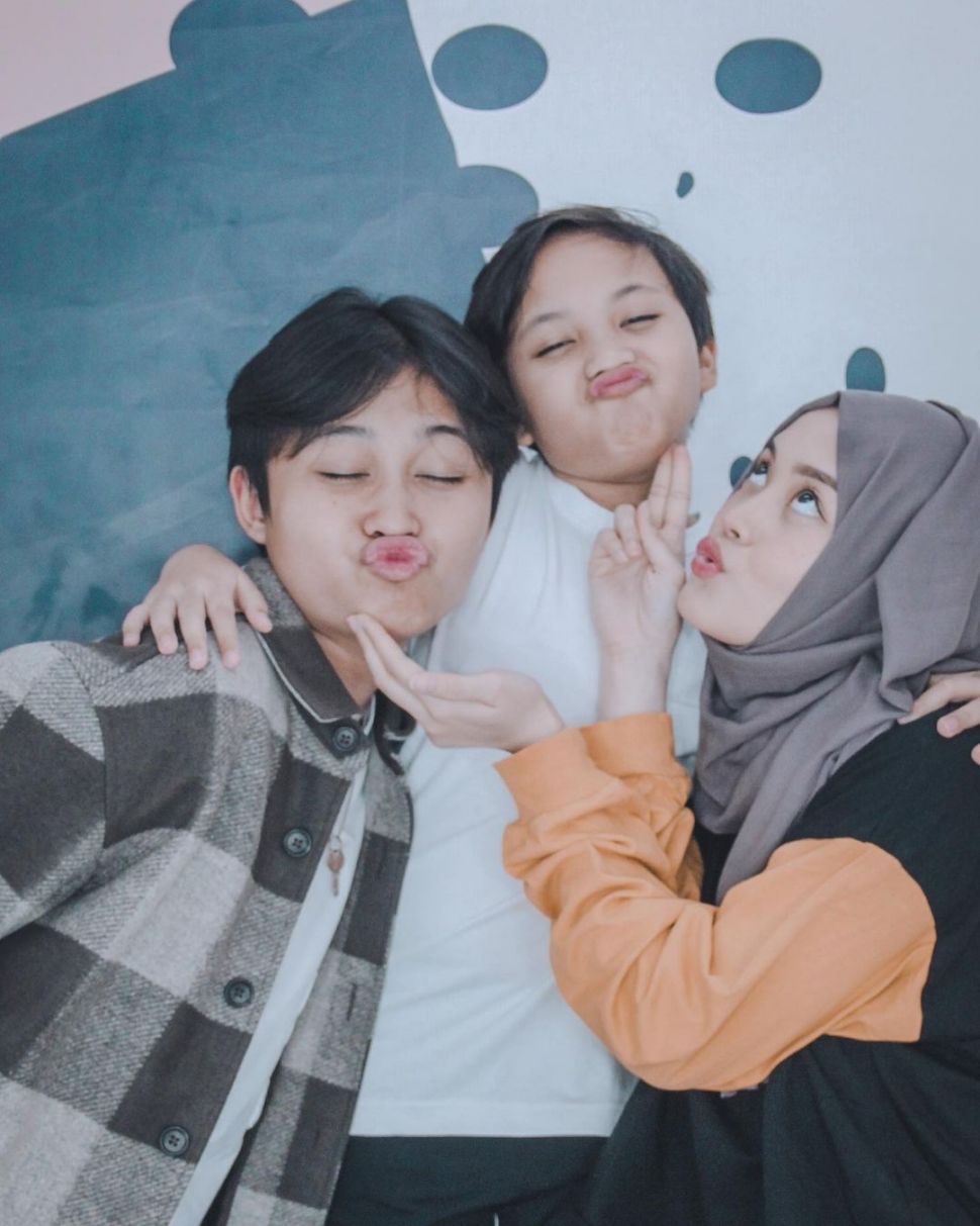 Putri Delina, Rizwan Fadilah alias Njan, dan Ferdi. [Instagram]