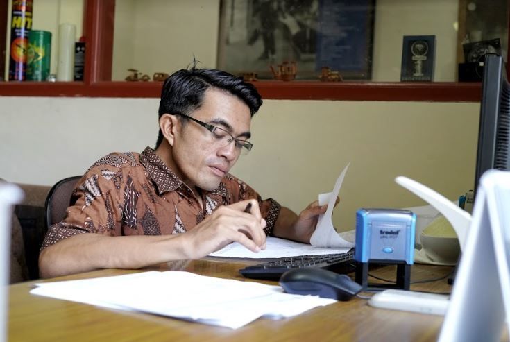 Elyas Ruhyat (kiri), Pemuda Difabel yang Direkrut Hyatt Regency Yogyakarta. (Istimewa)