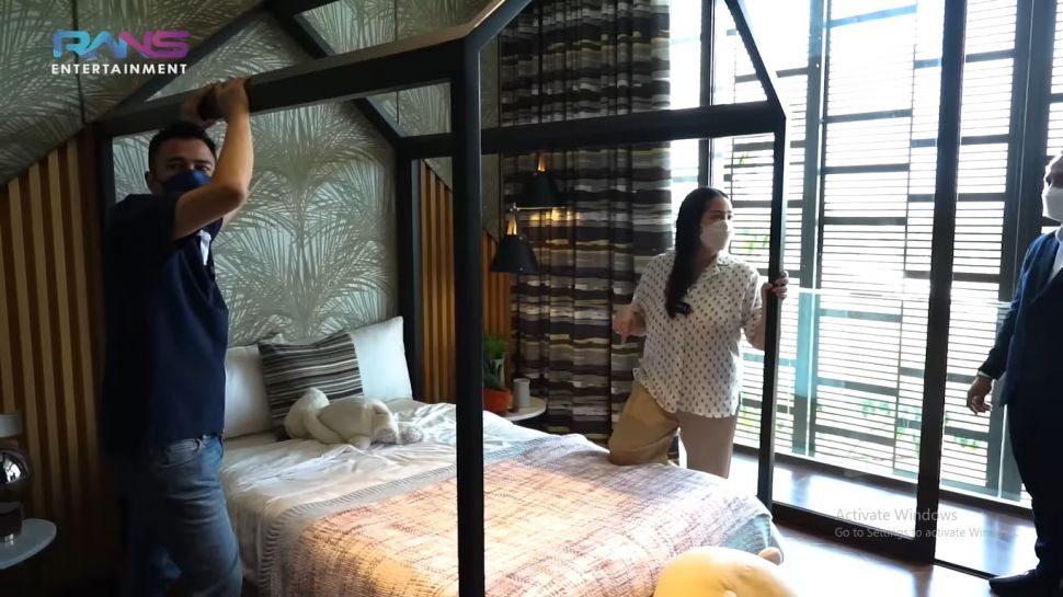 Raffi Ahmad dan Nagita Slavina survei rumah baru. (Dok. RANS Entertainment)