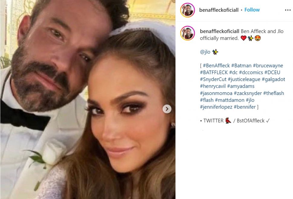 Intip gaya busana pengantin milik Jennifer Lopez ketika menikah dengan Ben Affleck, ternyata pakai model yang jadul (Instagram/benaffleckoficiall)