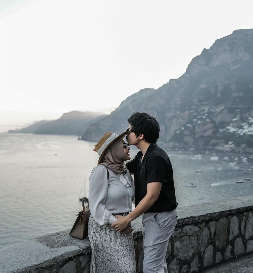 Potret romantis Aurel Hermansyah dan Atta Halilintar di Italia (Instagram/@attahalilintar)