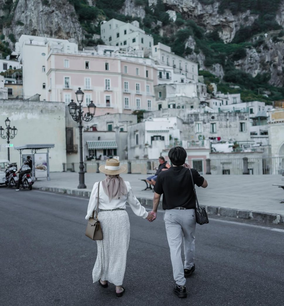 Potret romantis Aurel Hermansyah dan Atta Halilintar di Italia (Instagram/@attahalilintar)