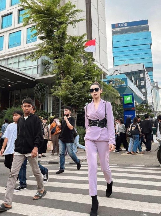 Tiffany Jolie catwalk di zebra cross Sudirman [Instagram]