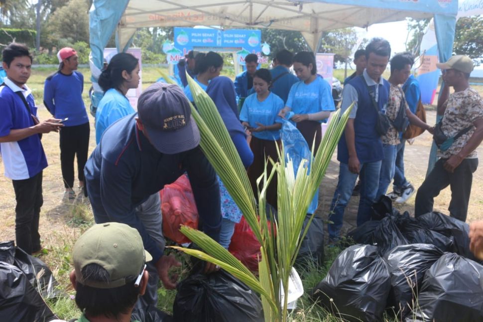 Mulung Parahita Ajaka Masyarakat Bersihkan Sampah di Tempat Wisata. (Dok: Istimewa)