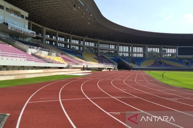 Stadion Manahan jelang pembukaan APG 2022 di Solo, Jumat (22/7/2022). [ANTARA/Aris Wasita]