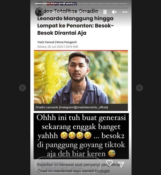 Onadio Leonardo menertawakan reaksi warganet ketika dirinya melakukan aksi berani saat manggung. [Instagram]